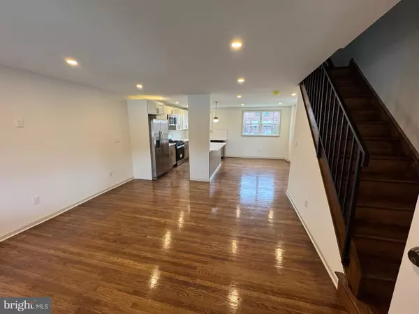 Philadelphia, PA 19153,2504 S 76TH ST