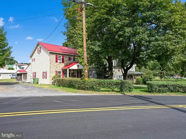 Pine Grove, PA 17963,21 E WOOD ST