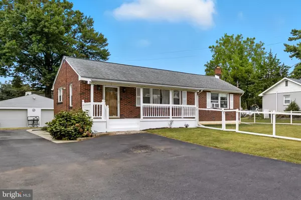 918 E SIMPSON ST, Mechanicsburg, PA 17055