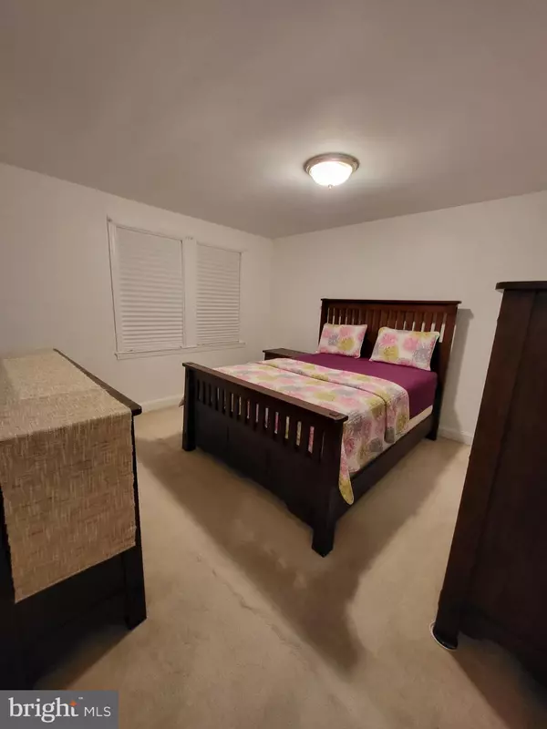 Baltimore, MD 21229,720 N CHAPEL GATE