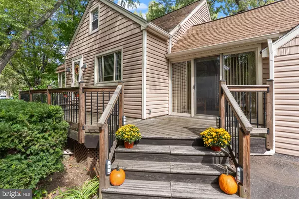 Mount Laurel, NJ 08054,102 WAVERLY AVE