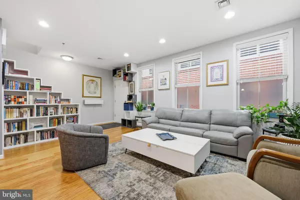 Philadelphia, PA 19106,131 N BREAD ST #C1