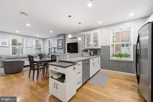 Philadelphia, PA 19106,131 N BREAD ST #C1