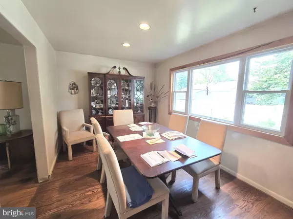 Cherry Hill, NJ 08003,321 IRIS RD