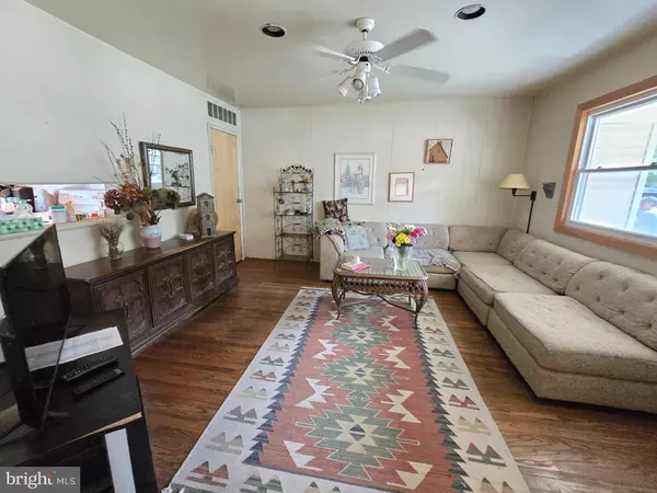 Cherry Hill, NJ 08003,321 IRIS RD