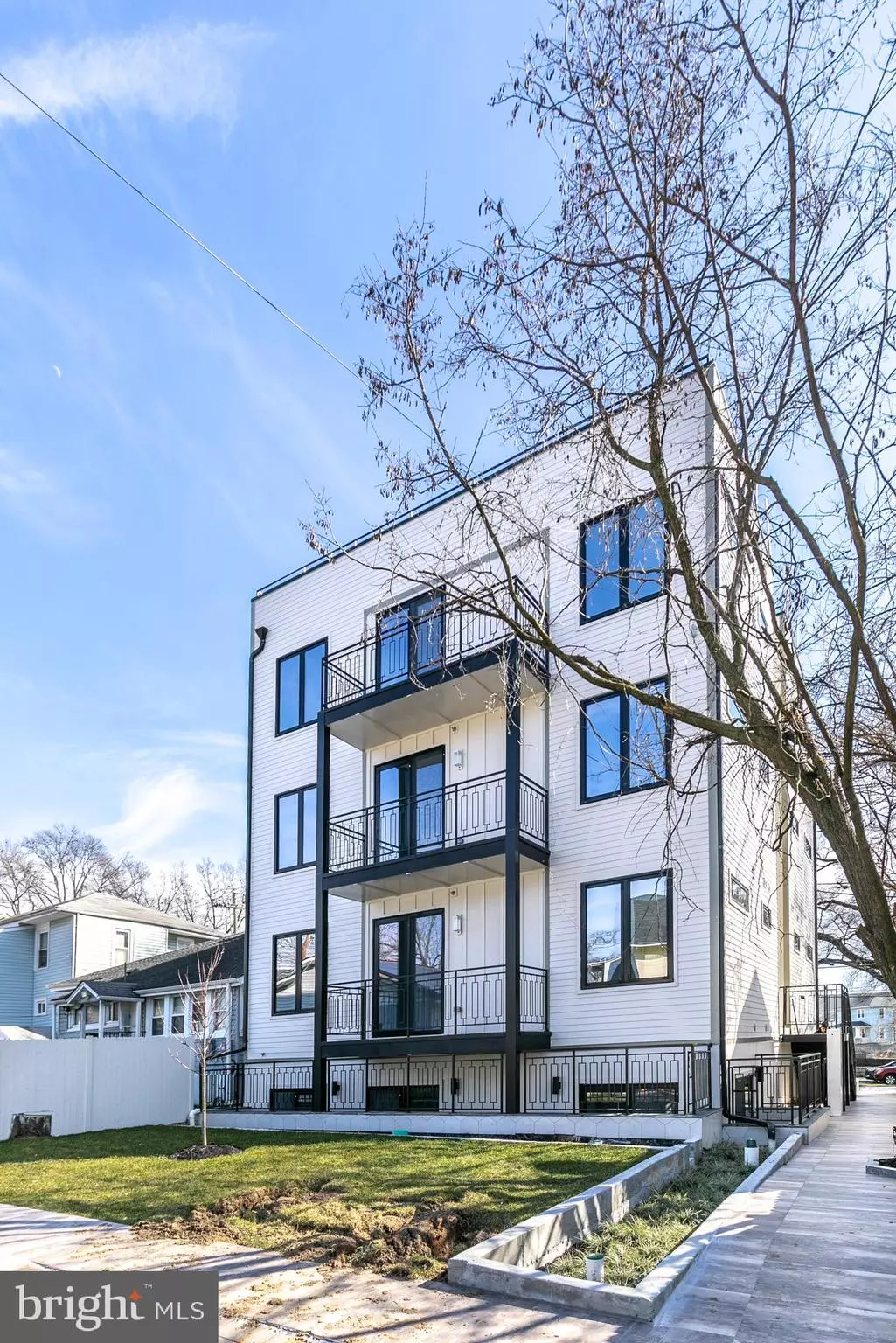 Washington, DC 20018,1002 RHODE ISLAND AVE NE #3