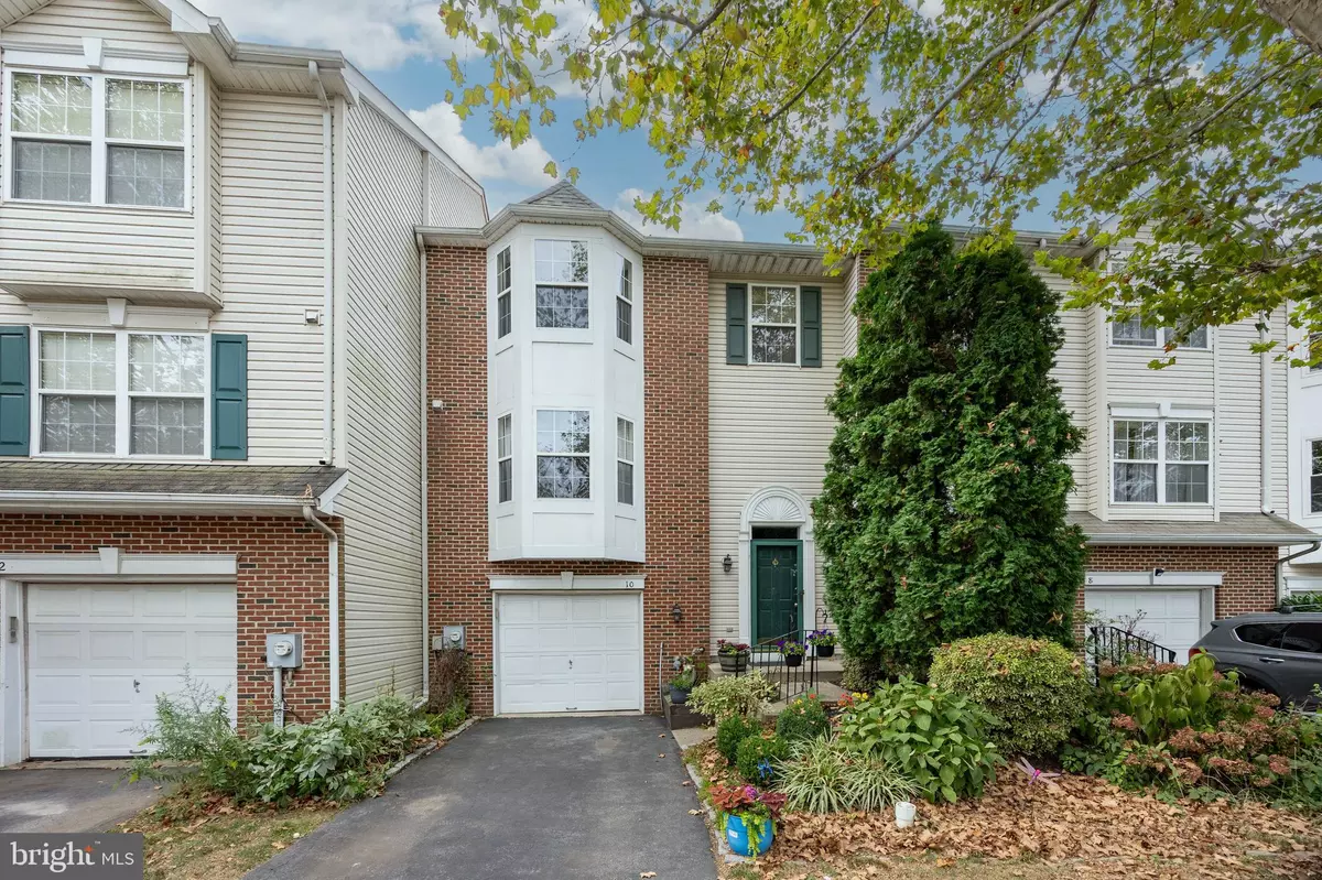 Collegeville, PA 19426,10 HUNT CLUB DR