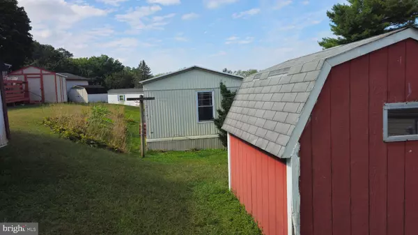 Ephrata, PA 17522,816 WISTERIA DR