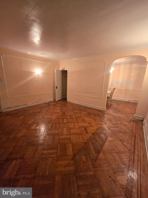 Philadelphia, PA 19131,2211 MELVIN ST