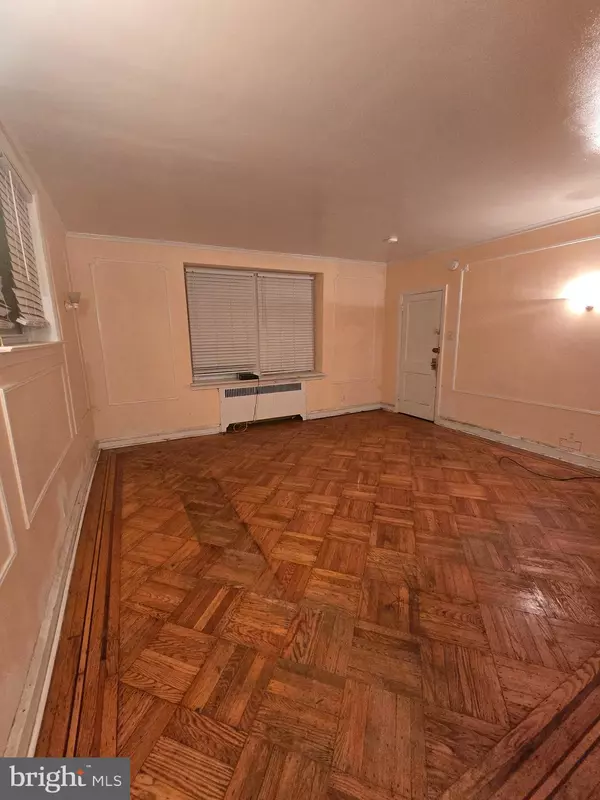 Philadelphia, PA 19131,2211 MELVIN ST