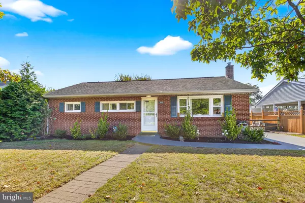 5205 CRESTWOOD DR, Harrisburg, PA 17109