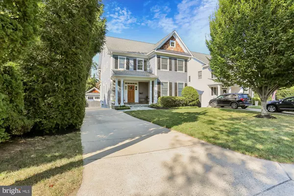 Bethesda, MD 20814,5611 FOREST PL