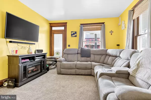 Manheim, PA 17545,113 S GRANT ST