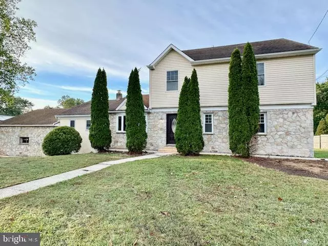 894 SOMERDALE RD, Blackwood, NJ 08012