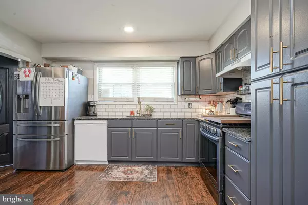 Glendora, NJ 08029,806 W EVESHAM RD