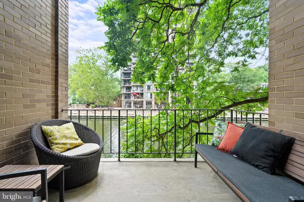 Reston, VA 20190,1674 CHIMNEY HOUSE RD