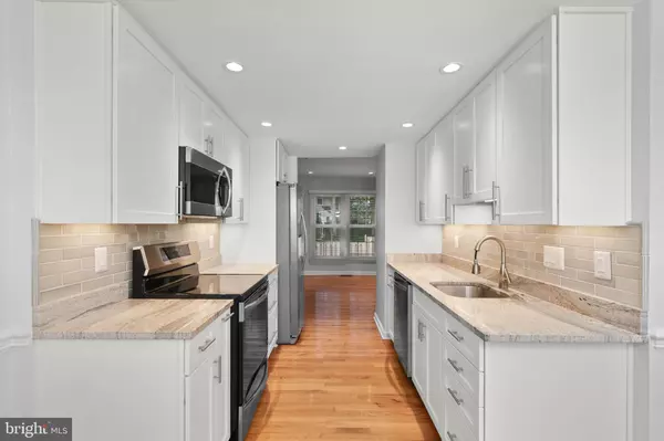 Springfield, VA 22152,7931 BIRCHTREE CT