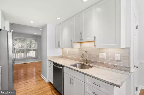 Springfield, VA 22152,7931 BIRCHTREE CT