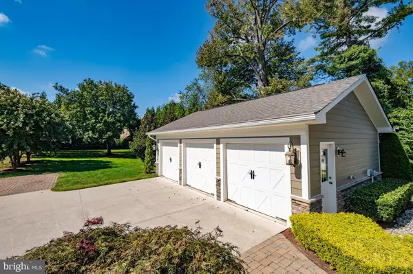 Vienna, VA 22180,217 PLEASANT ST SW