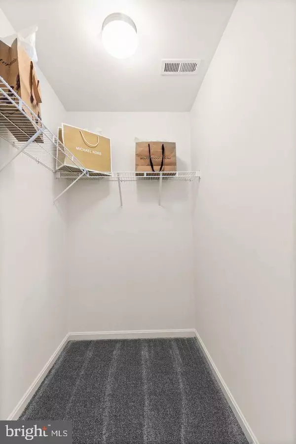 West Deptford Twp, NJ 08096,3 VICTORIAN WAY