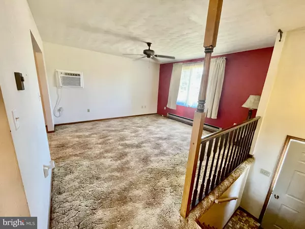 Hanover, PA 17331,42 HIGHVIEW DR