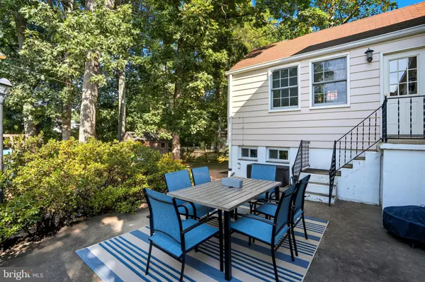 Falls Church, VA 22042,2908 MONROE PL