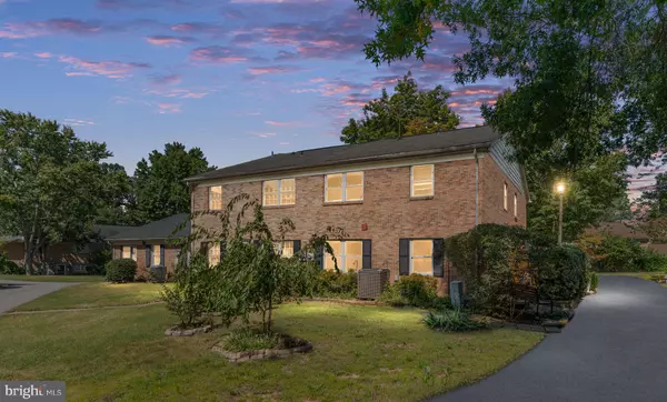 Lorton, VA 22079,9740 HAGEL CIR #48/D