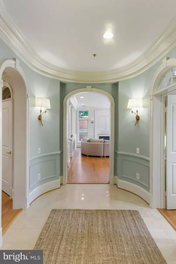 Mclean, VA 22101,1480 EVANS FARM DR #202