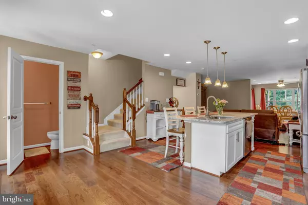 Middle River, MD 21220,9956 RAVENHURST RD