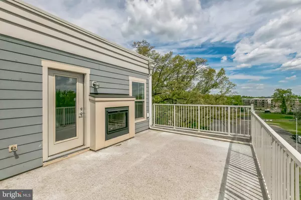 Fairfax, VA 22030,3951 OAK ST