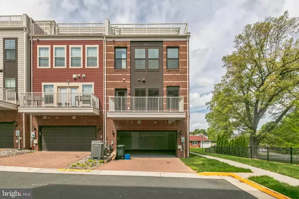 Fairfax, VA 22030,3951 OAK ST