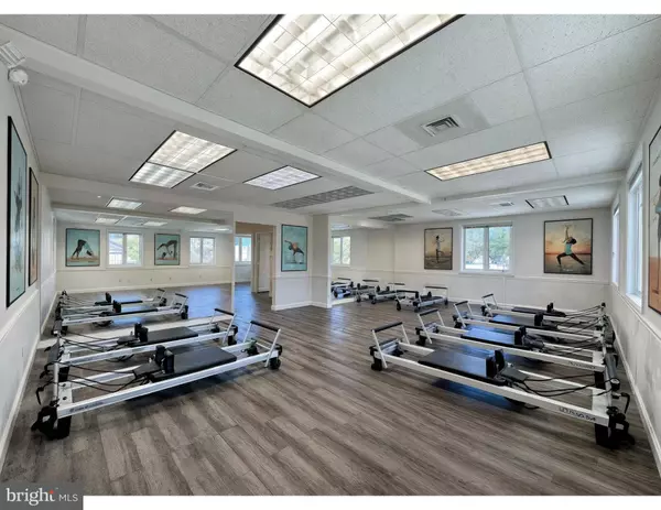 Fairfax, VA 22030,3935 UNIVERSITY DR