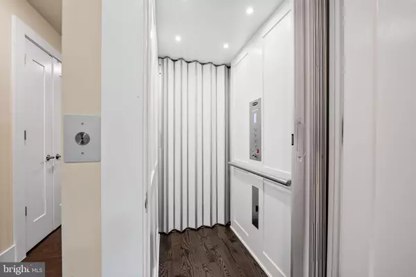 Bethesda, MD 20814,151 WINSOME CIR