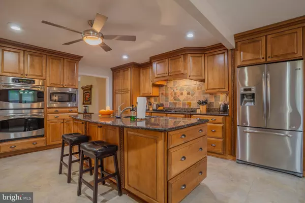 Falling Waters, WV 25419,162 ROBINS LN