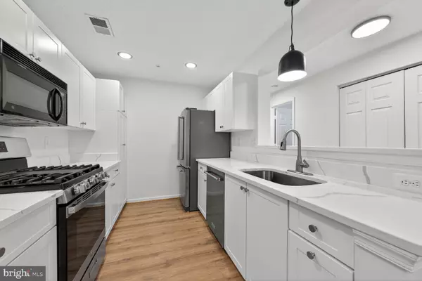 Rockville, MD 20850,10018 VANDERBILT CIR #5