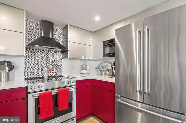 Washington, DC 20004,701 PENNSYLVANIA AVE NW #1221