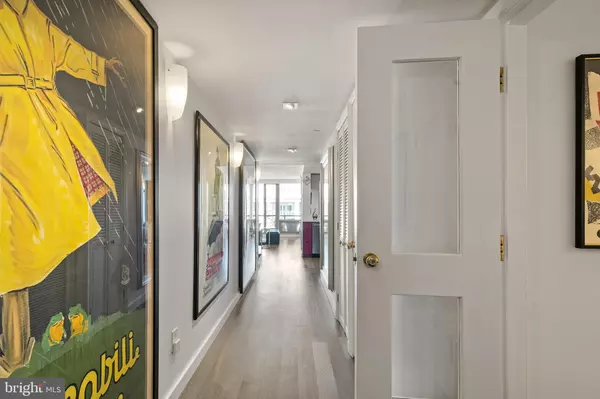 Washington, DC 20004,701 PENNSYLVANIA AVE NW #1221