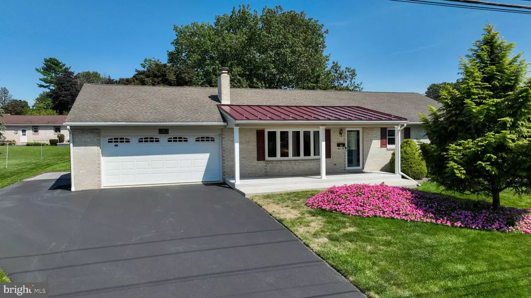 837 MARTIN AVE, Ephrata, PA 17522