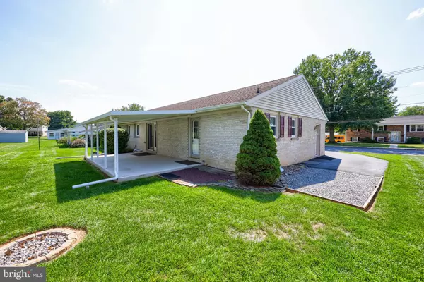 Ephrata, PA 17522,837 MARTIN AVE