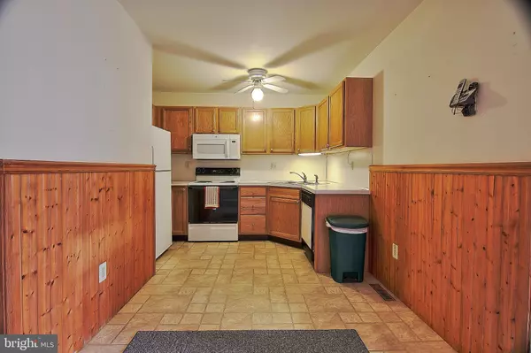 Bally, PA 19503,117 N 4TH ST