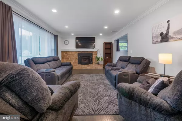 Easton, PA 18045,12 KENDON DR
