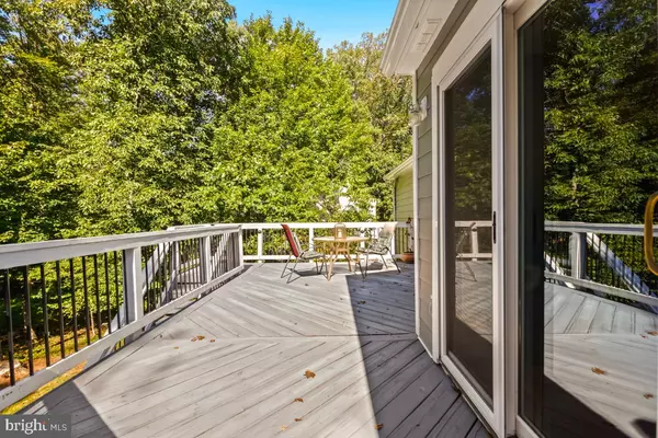 Oakton, VA 22124,10411 ADEL RD