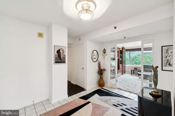 Bethesda, MD 20814,5450 WHITLEY PARK TER #604