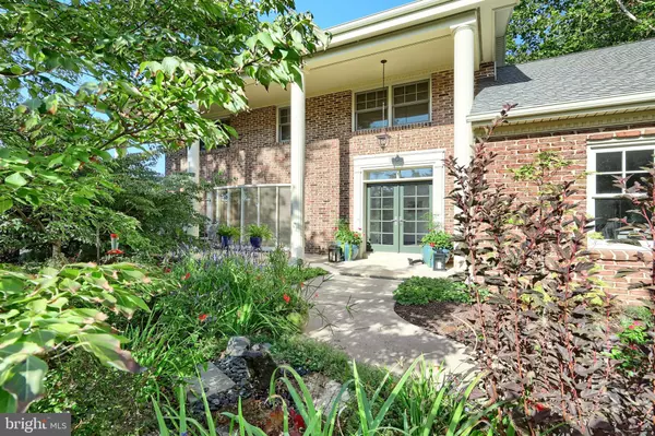 1305 DETWILER DR, York, PA 17404