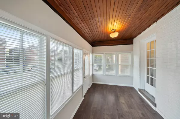 Brookhaven, PA 19015,261 E AVON RD