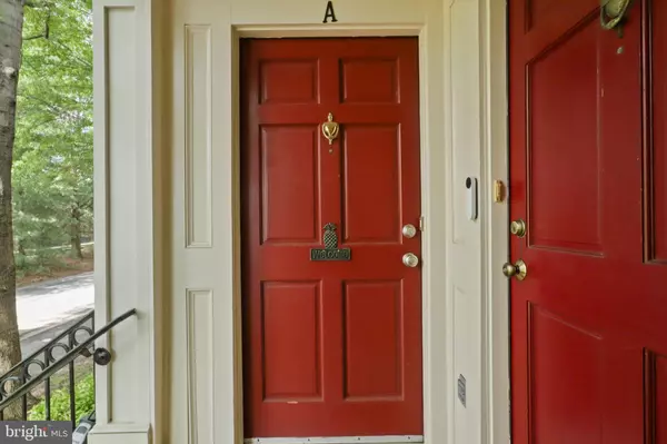 Alexandria, VA 22314,707 MASSEY LN #A