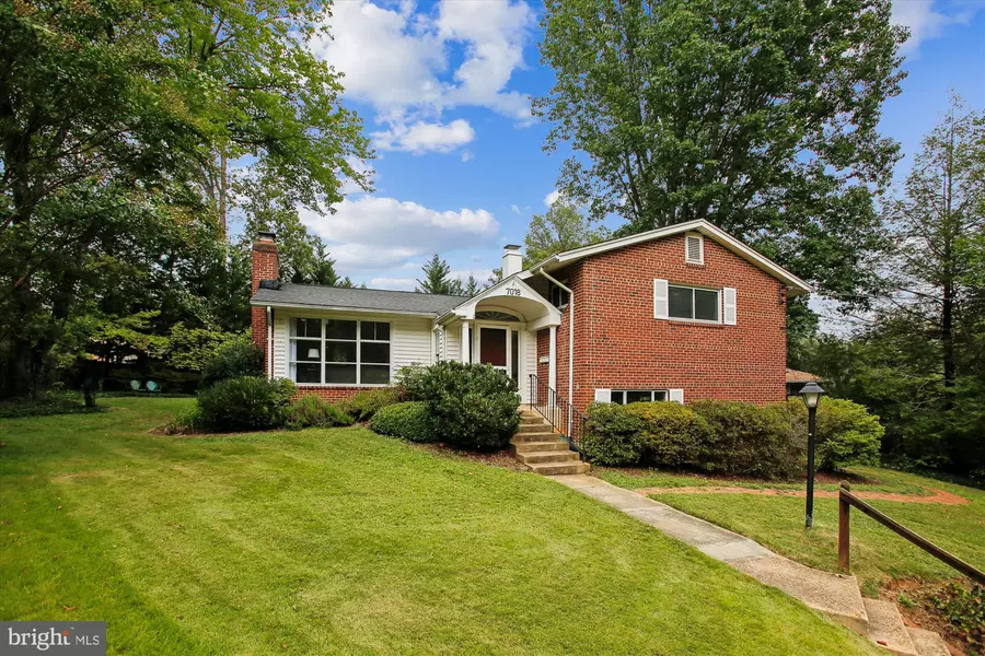 7018 TED DR, Falls Church, VA 22042