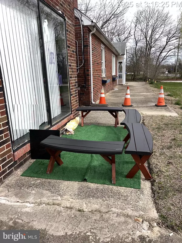 Williamstown, NJ 08094,2238 S BLACK HORSE PIKE #B