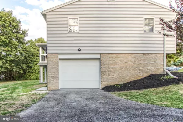 Hummelstown, PA 17036,12 CHELTENHAM DR