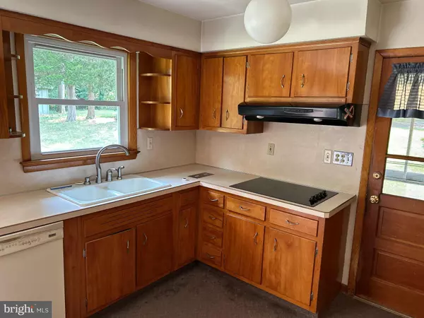 Bridgeton, NJ 08302,15 HOLLY TER